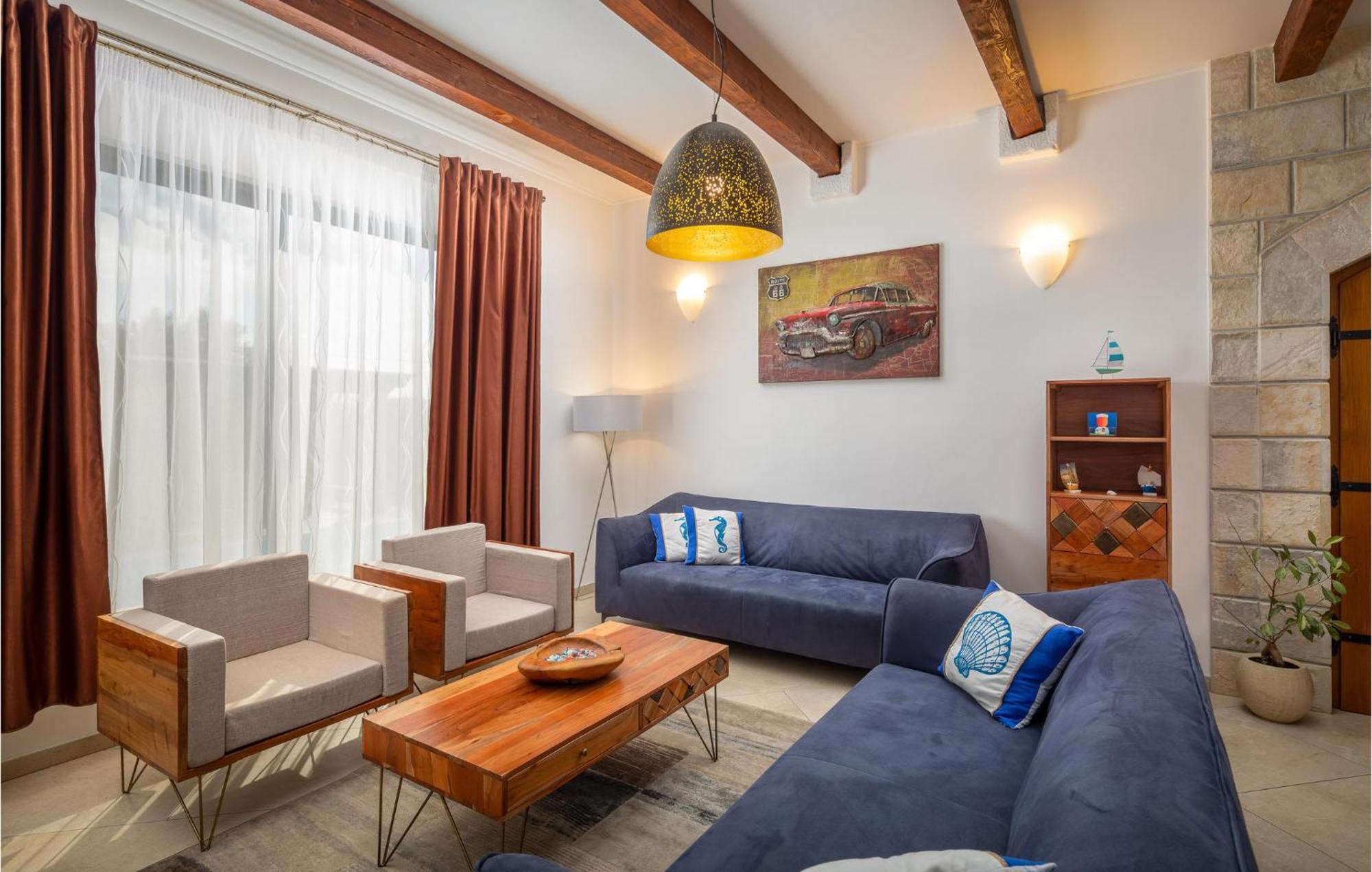 Cozy Home In Zrnovnica With Wifi Eksteriør bilde